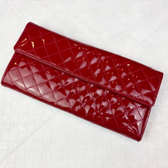 Aldo Red Quilted Patent Leather wallet / Wristlet Clutch - Picture 4 of 16